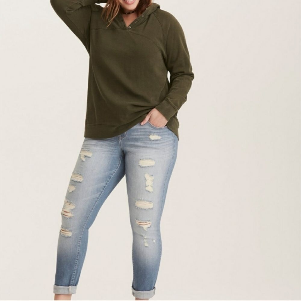 Plus Size Distressed Boyfriend Jeans Light Wash Ripped Denim Stretchy Cuffed Hem - Picture 2 of 9